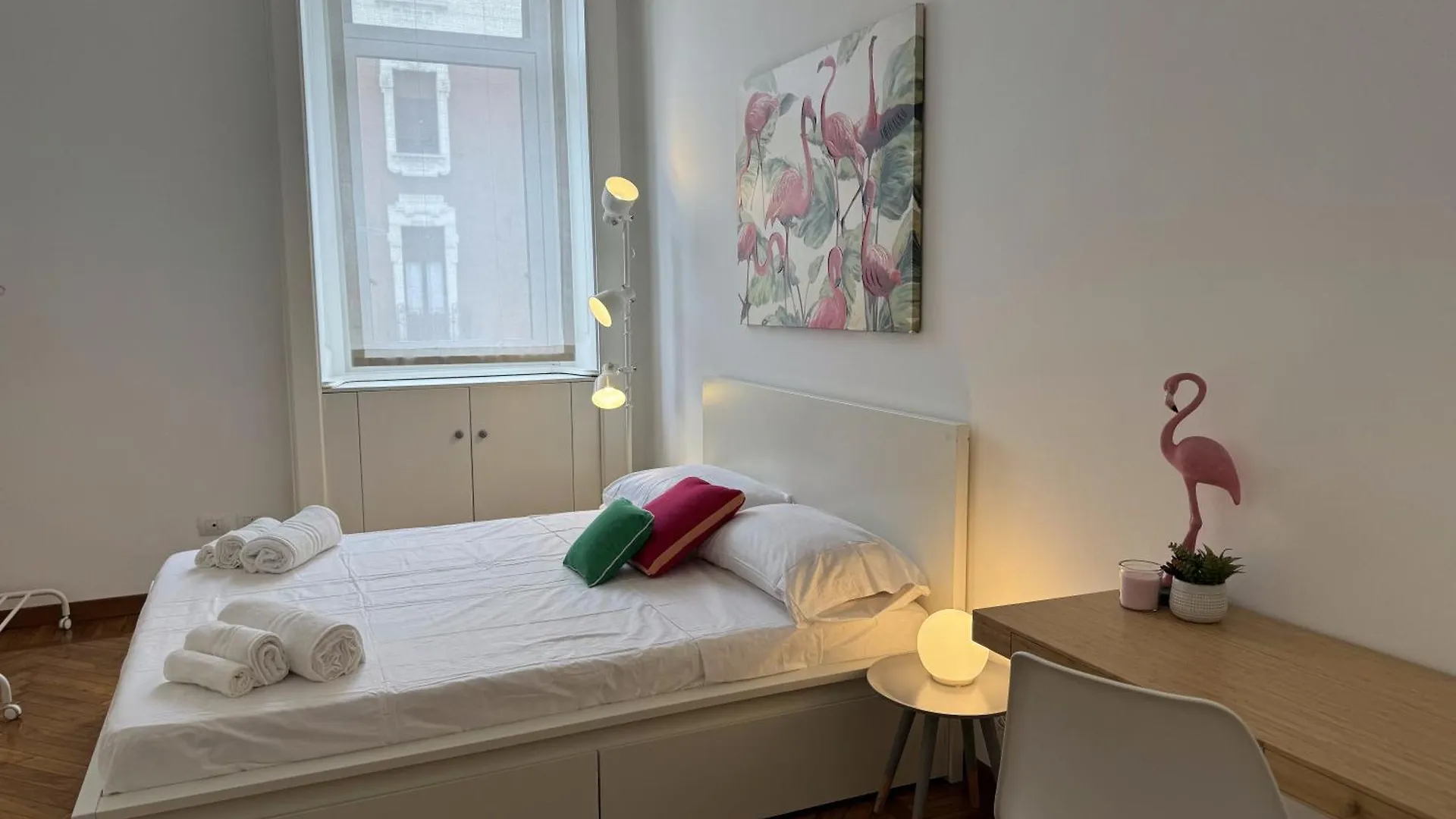 Via Stradivari - Vicino Duomo Apartment Milan 0*,  Italy
